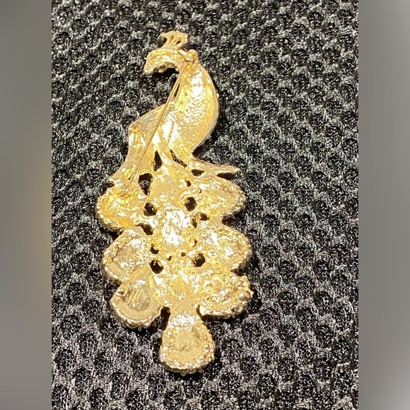 Heidi Daus Inspired Peacock Crystal Rhinestone Gold Tone Brooch - Picture 7 of 10